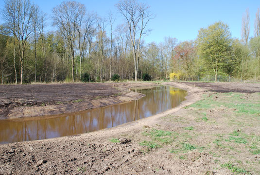 Umleitung der Kleinen Wümme durch den Stadtwald.