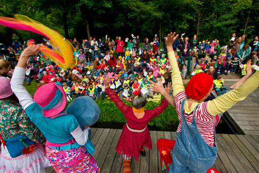 Klinikclowns verabschieden sich von den Kindern